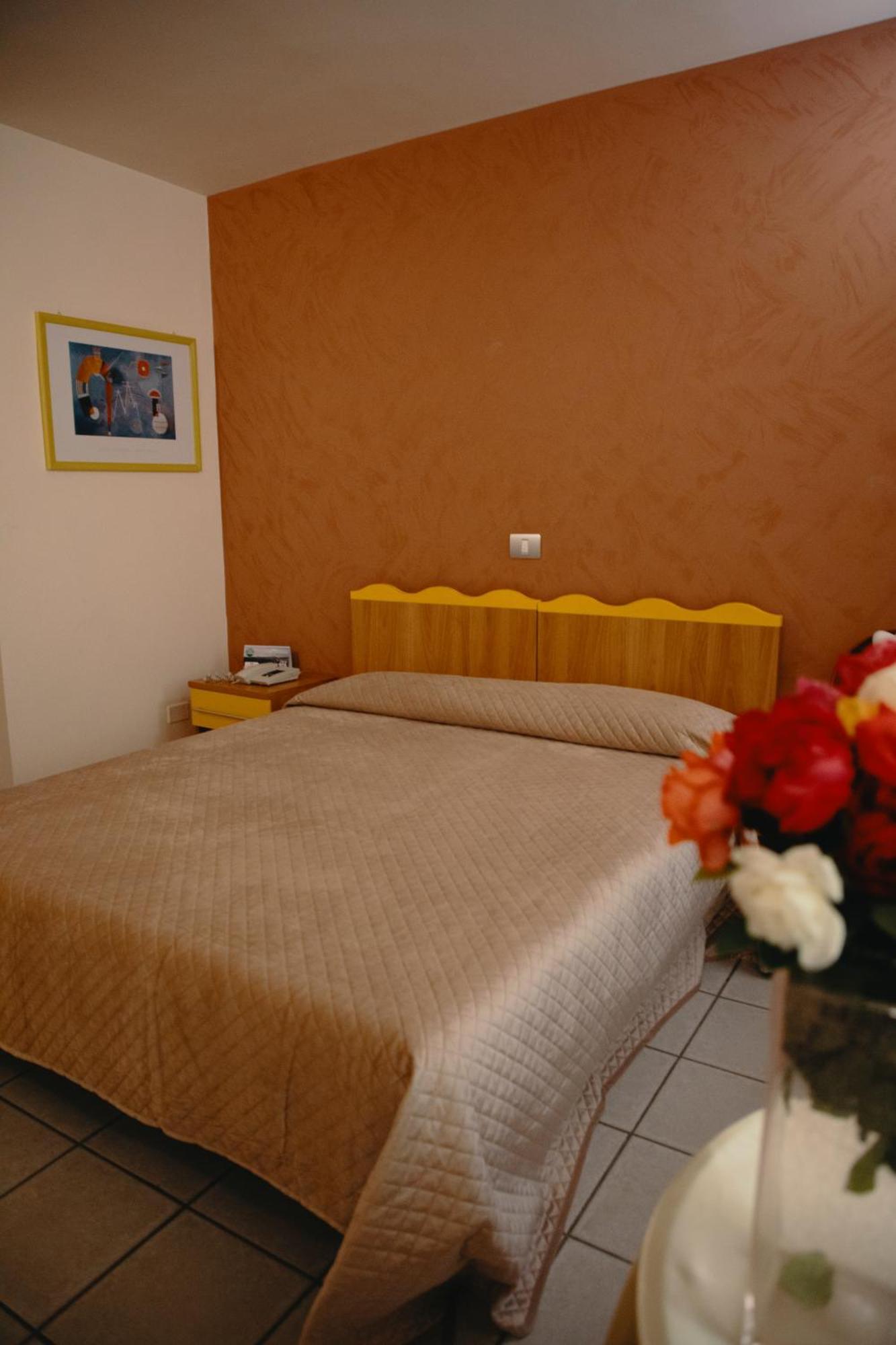 Hotel Halykos 3*
