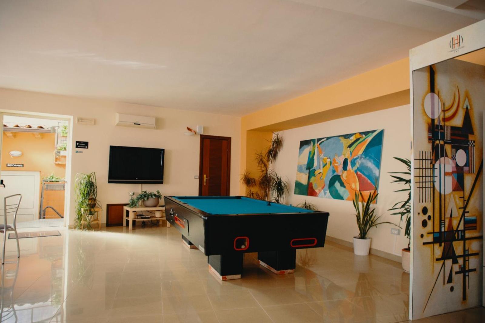 Hotel Halykos 3*