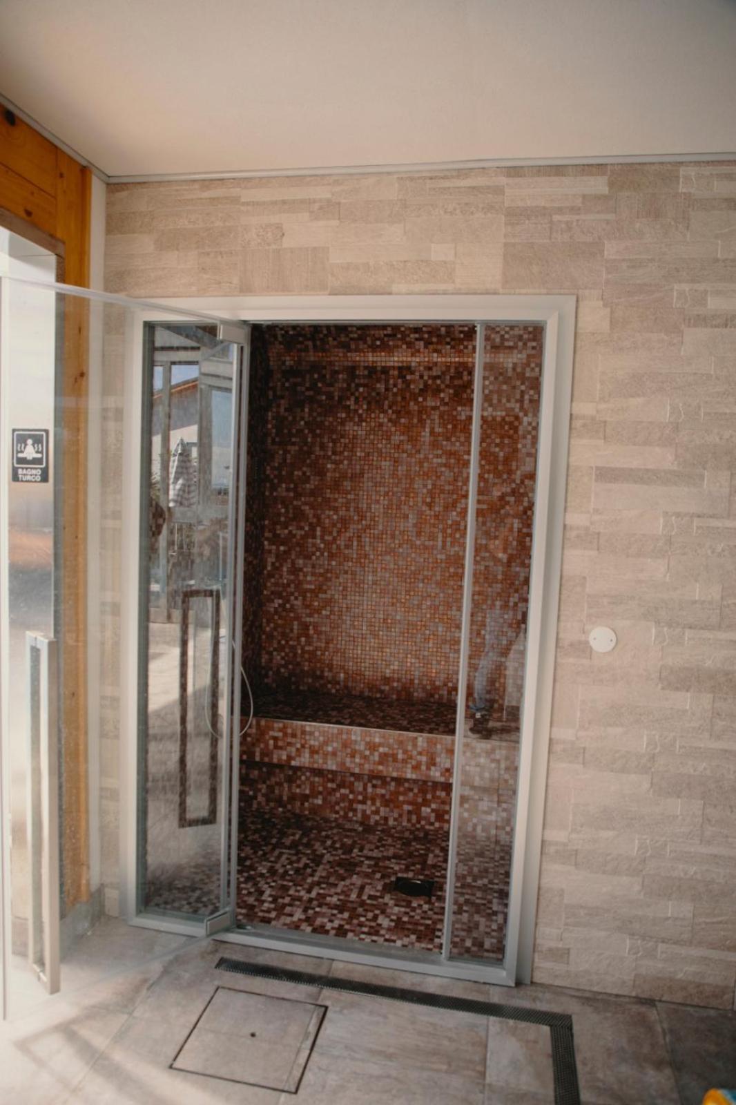 Halykos Hotel 3*
